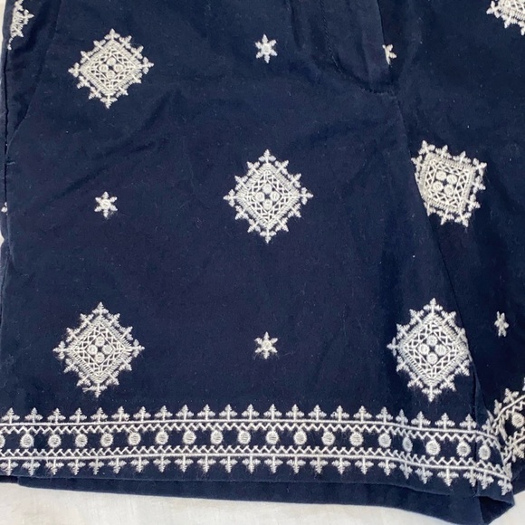 LOFT Riviera navy blue & white embroidered shorts size 4 - Picture 4 of 9